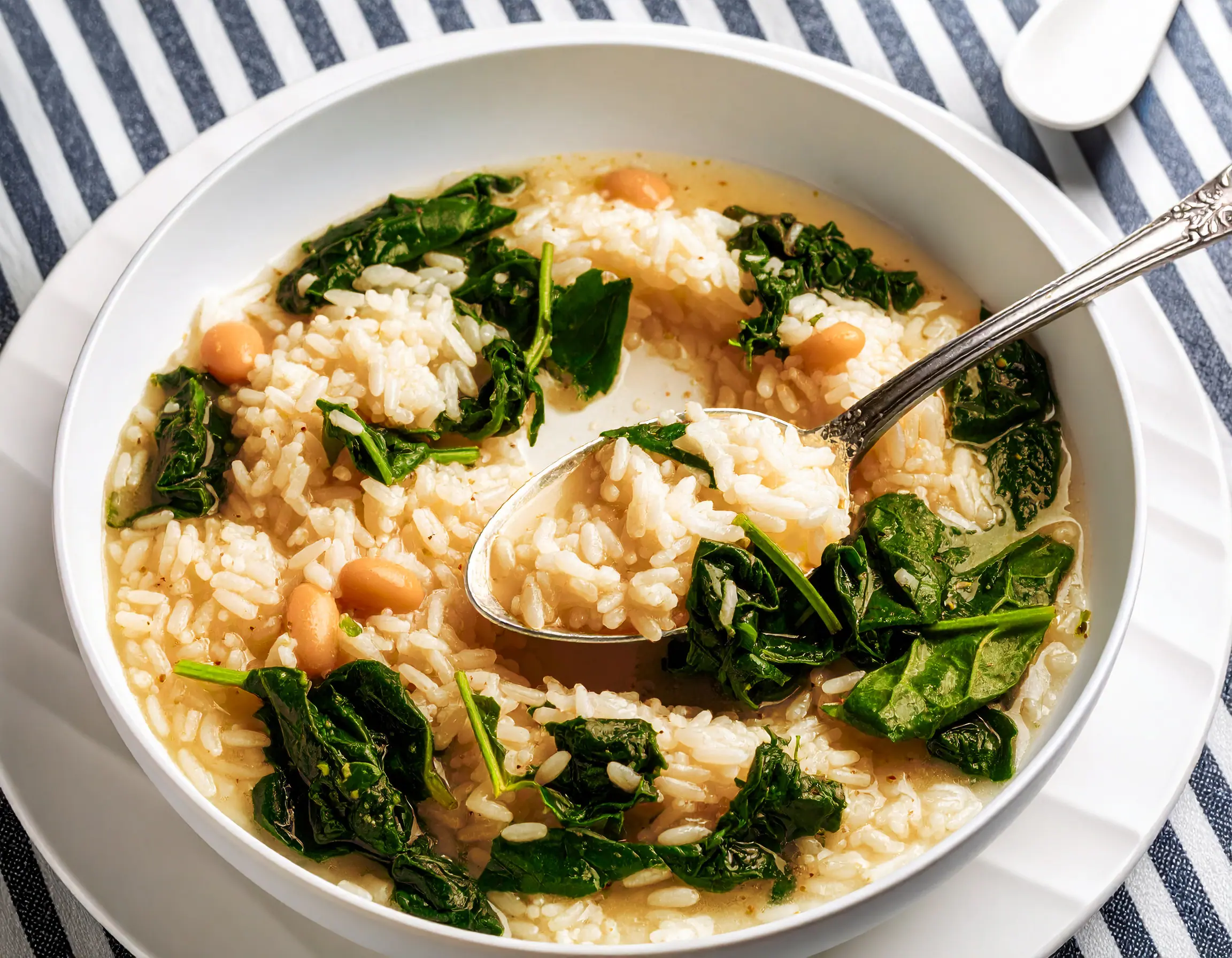 Guiso de arroz, alubias y espinacas